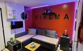 Appartement Cinéma vidéo-projecteur et garage